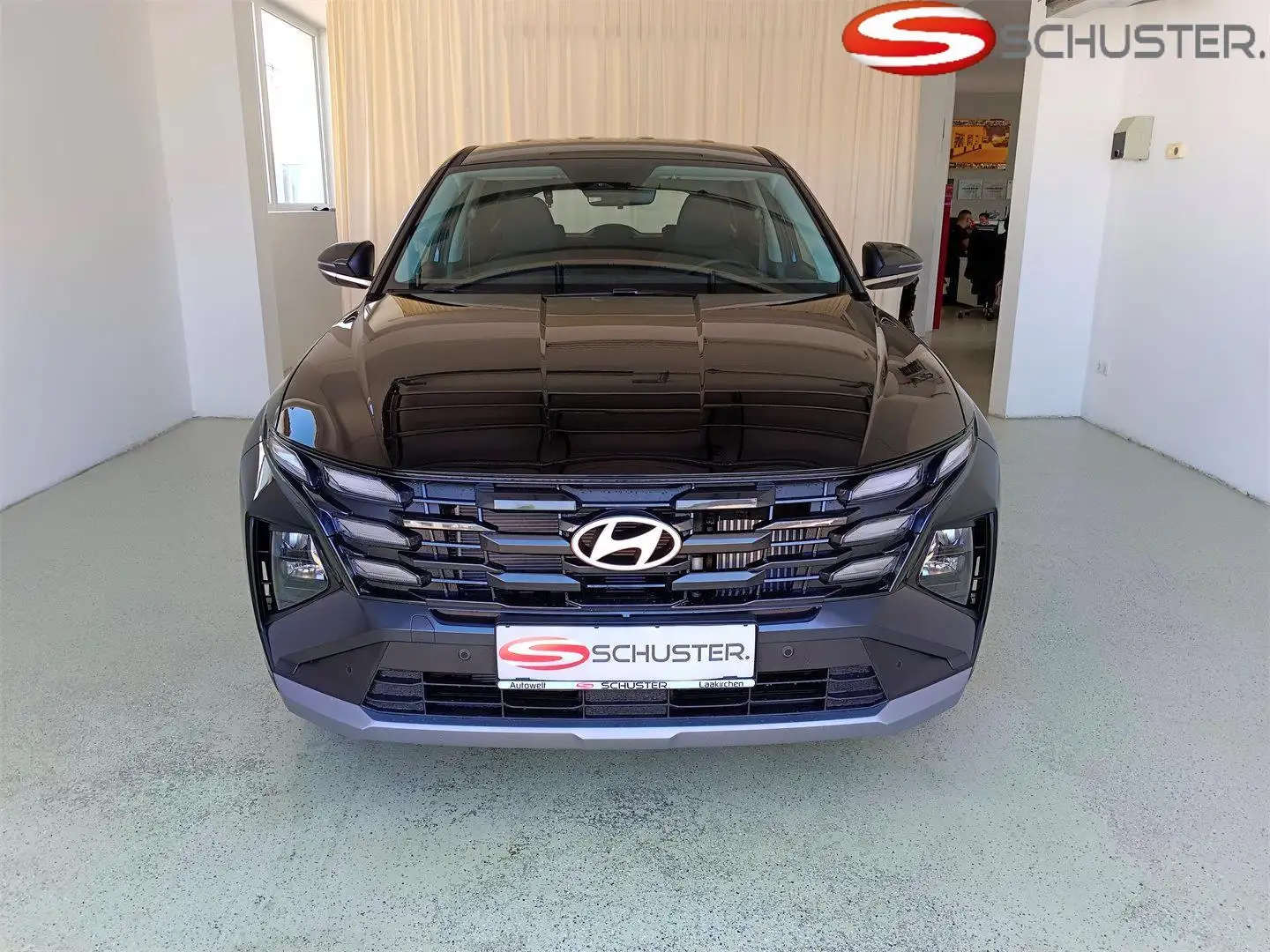 Hyundai TUCSON Tucson Smart Line 1,6 T-GDi 2WD *LED* *Navi* Schwarz - 2