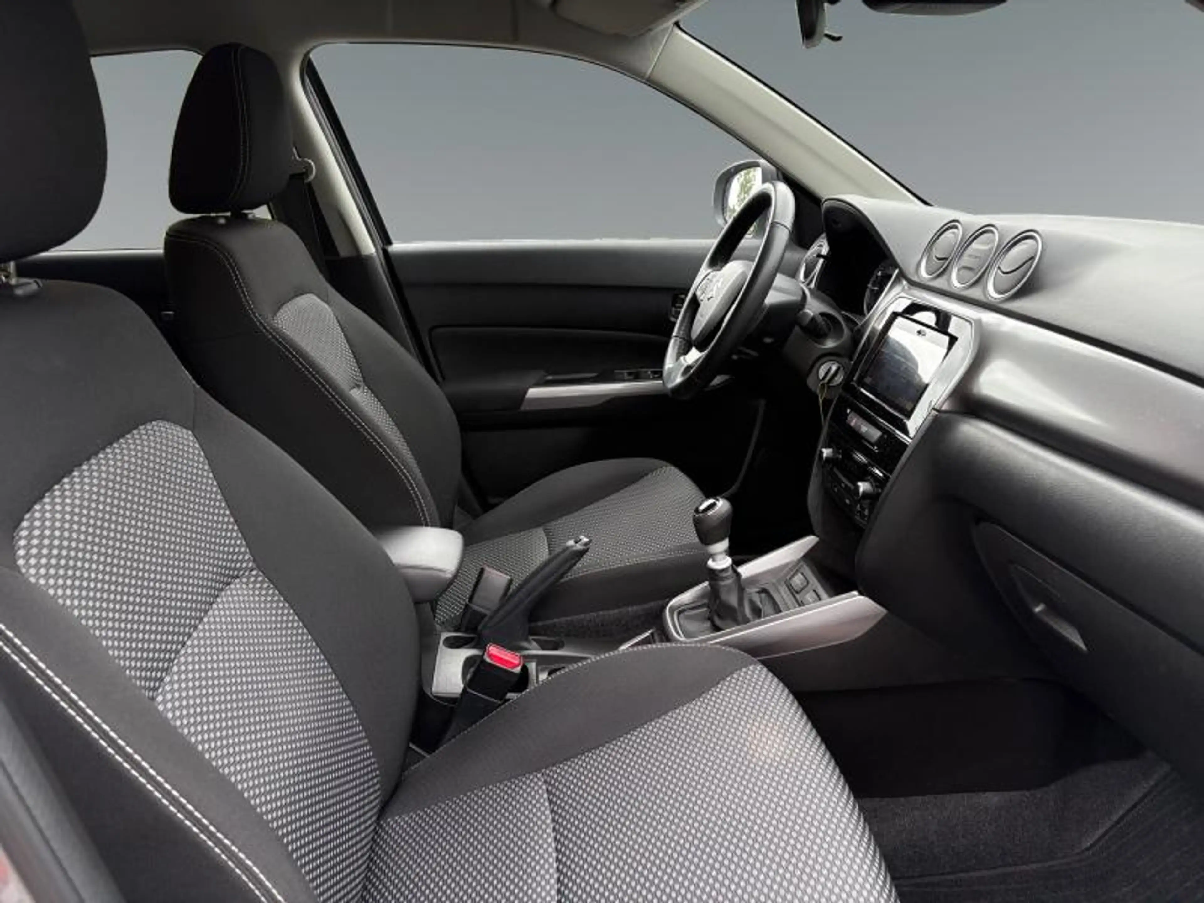 Suzuki Vitara GL+ — photo 11