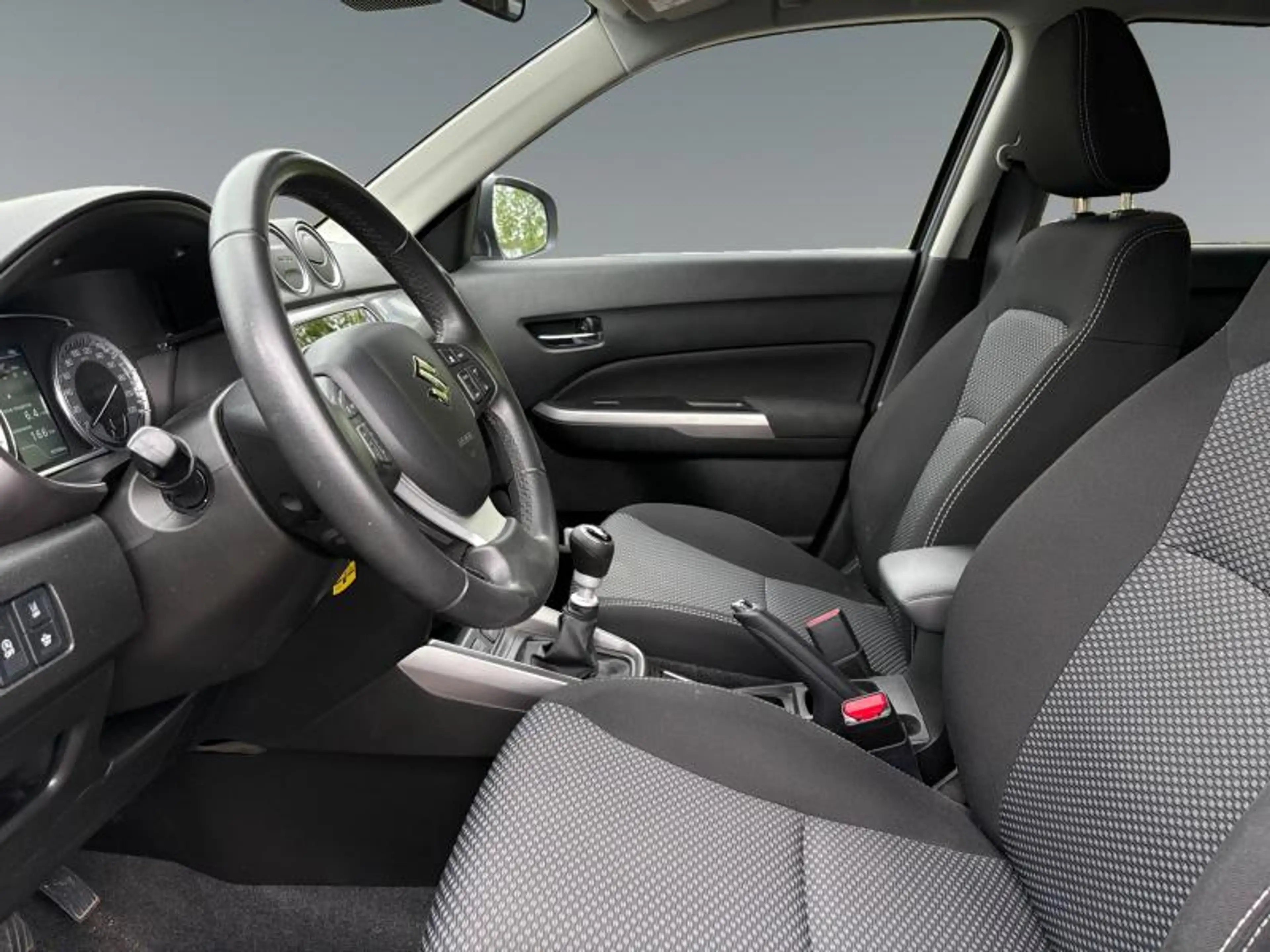 Suzuki Vitara GL+ — photo 10