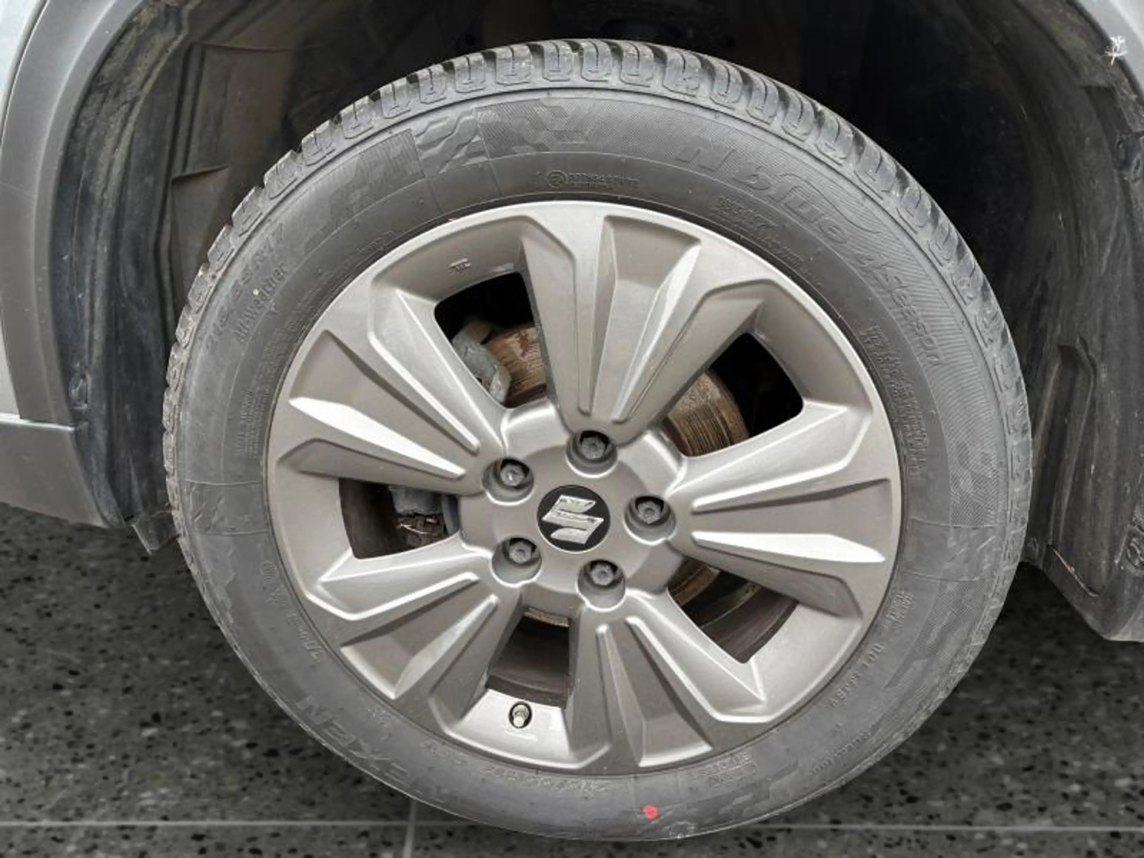Suzuki Vitara GL+ — photo 9