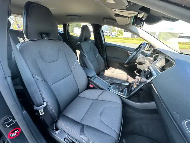 Volvo V40 view 27
