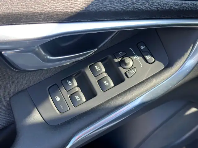 Volvo V40 view 25