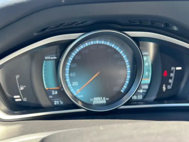 Volvo V40 view 19