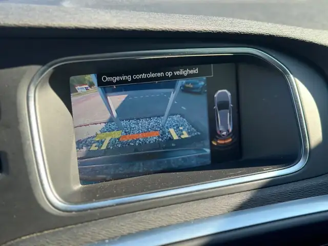 Volvo V40 view 22