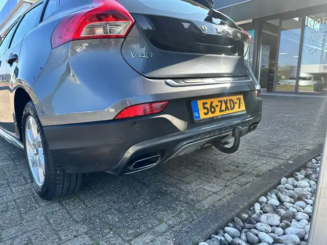 Volvo V40 view 6