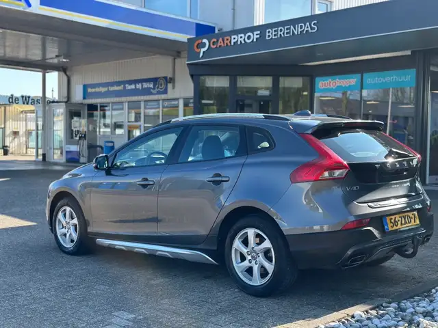 Volvo V40 view 10