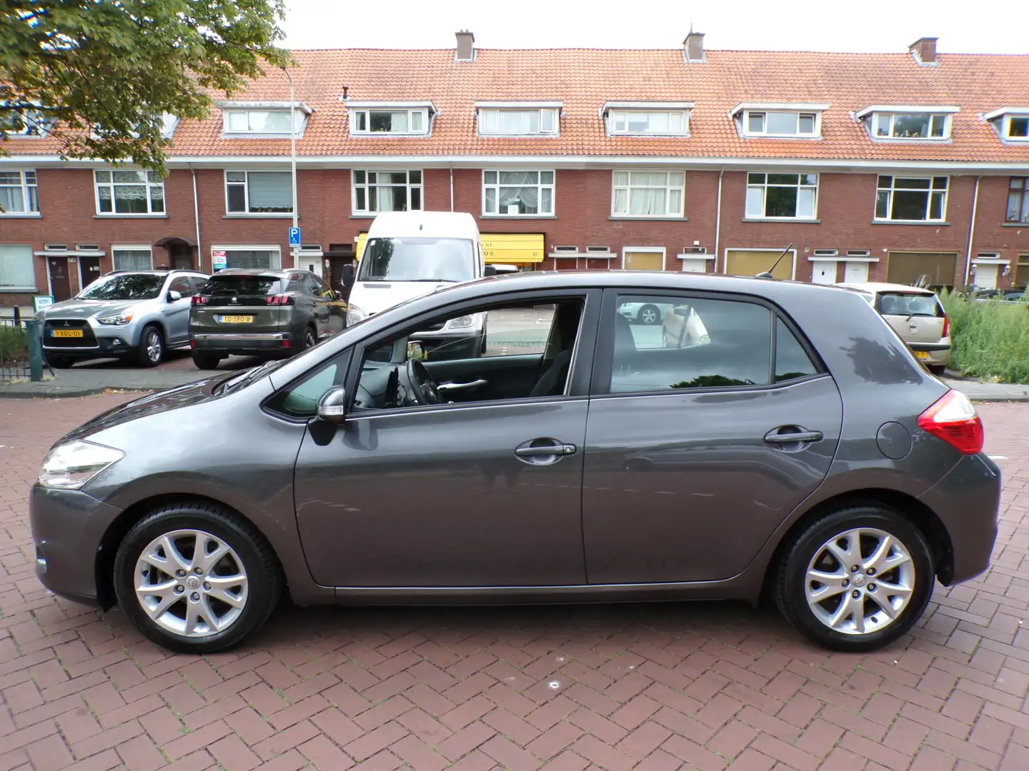 Toyota Auris 1.3 Aspiration navigatie telefoon camera 1e eigena Grijs - 2