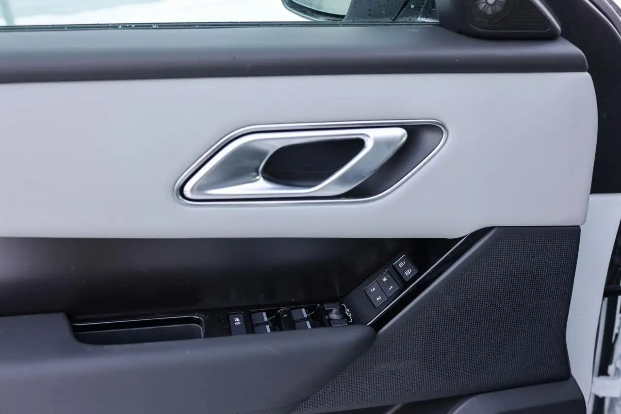Land Rover Range Rover Velar снимка Land Rover Range Rover Velar