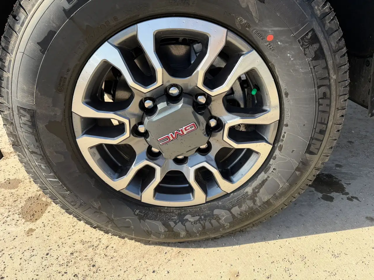 GMC Sierra 2500HD снимка GMC Sierra 2500HD