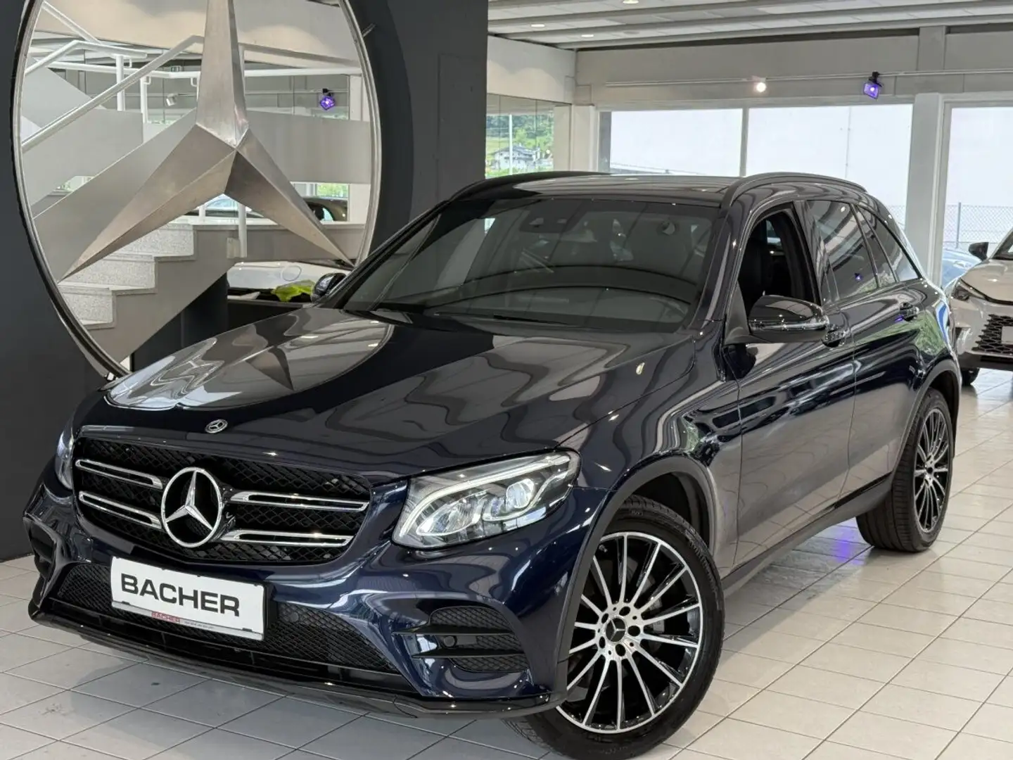 Mercedes-Benz GLC 250 d 4MATIC AMG LINE Panoramadach,20 Zoll Blau - 1
