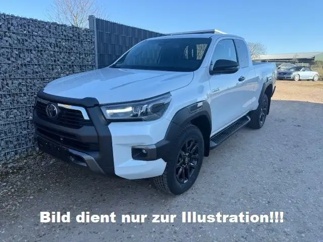 Toyota Hilux 2.8 D-4D AT 4WD Professional  Ash grey