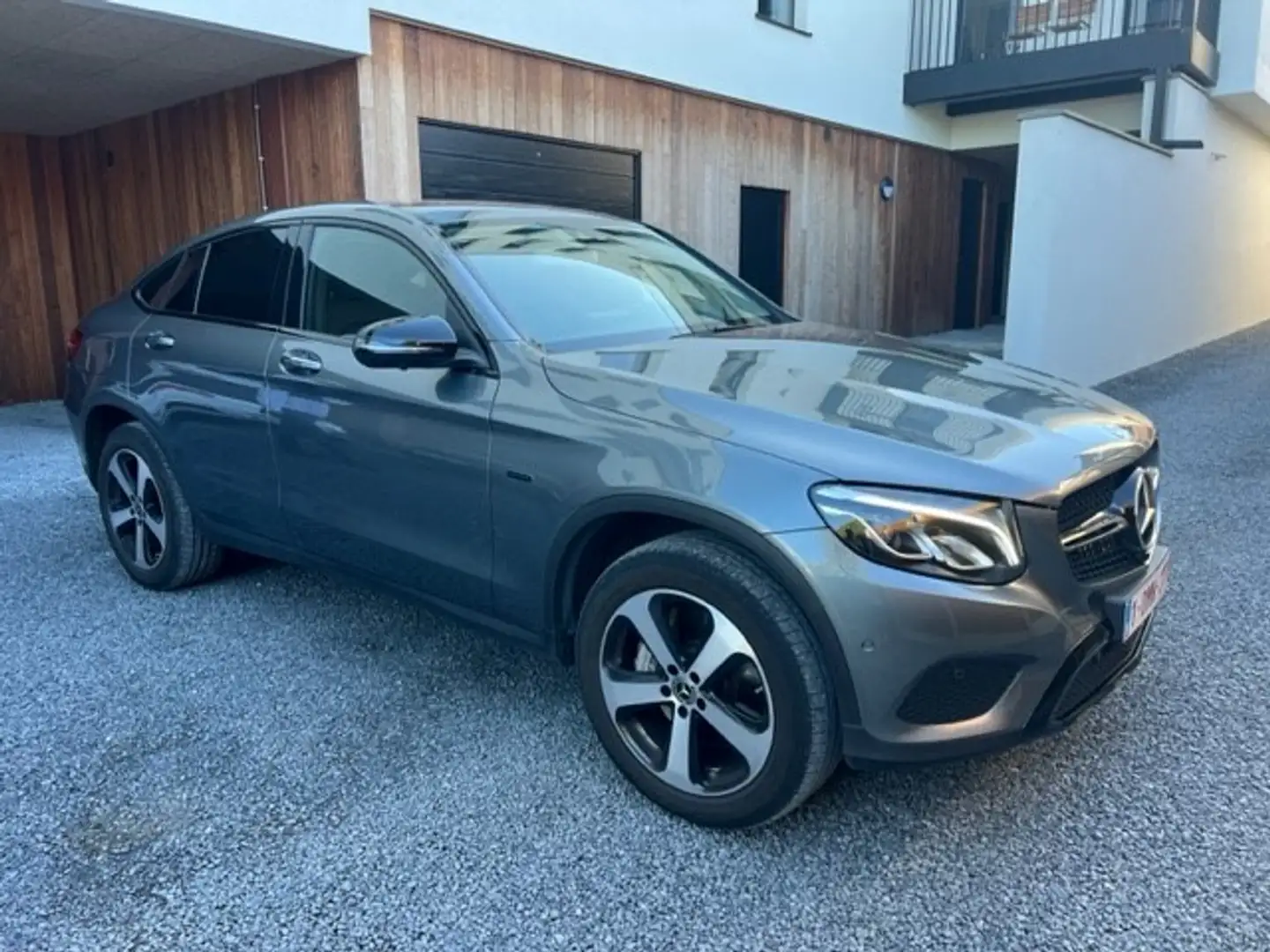 Mercedes-Benz GLC 350 e 4Matic 7G-TRONIC Grijs - 2