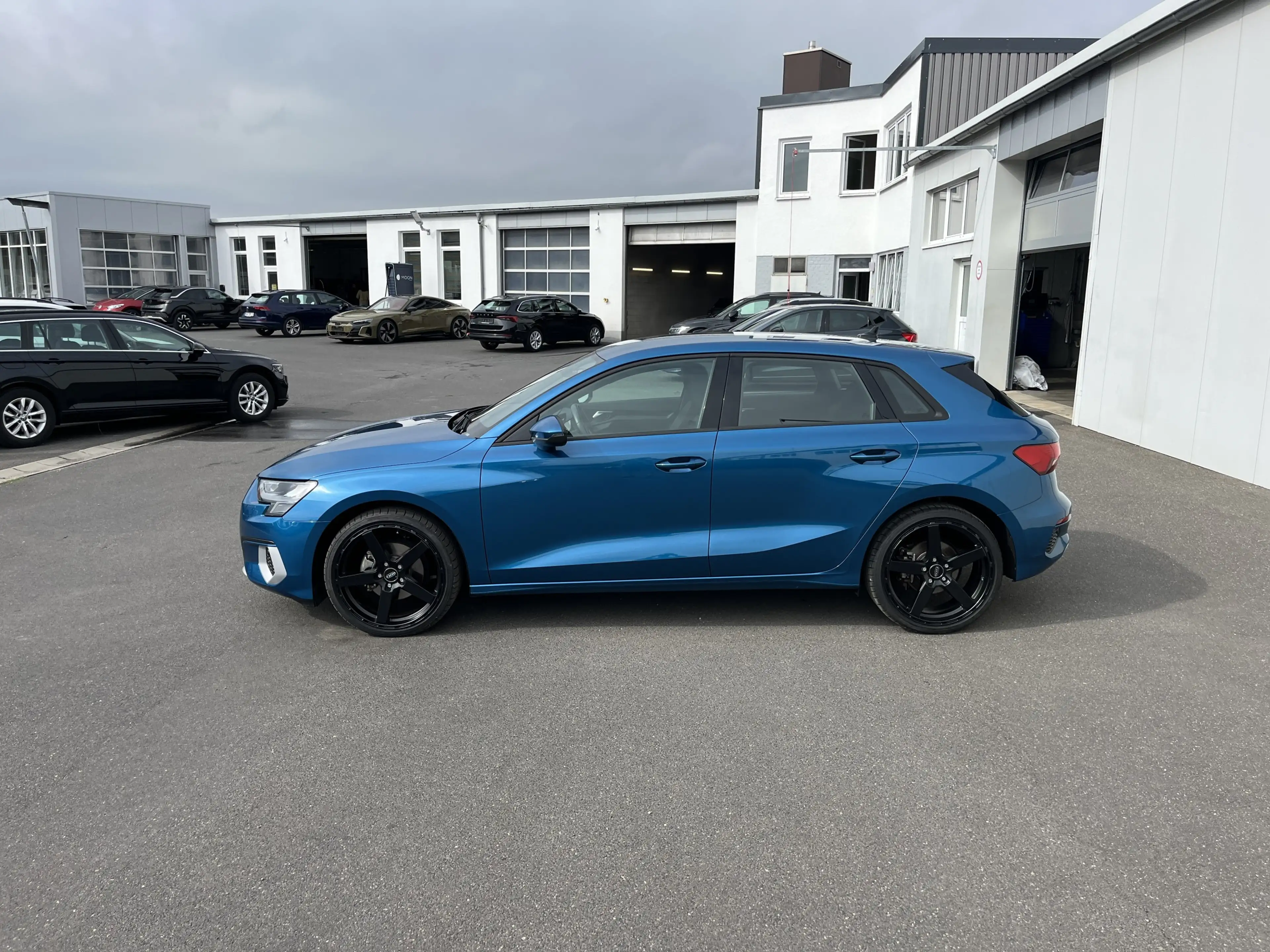 Audi A3 Sportback 35 1.5 TFSI advanced S-Line Optik 150€ — photo 3