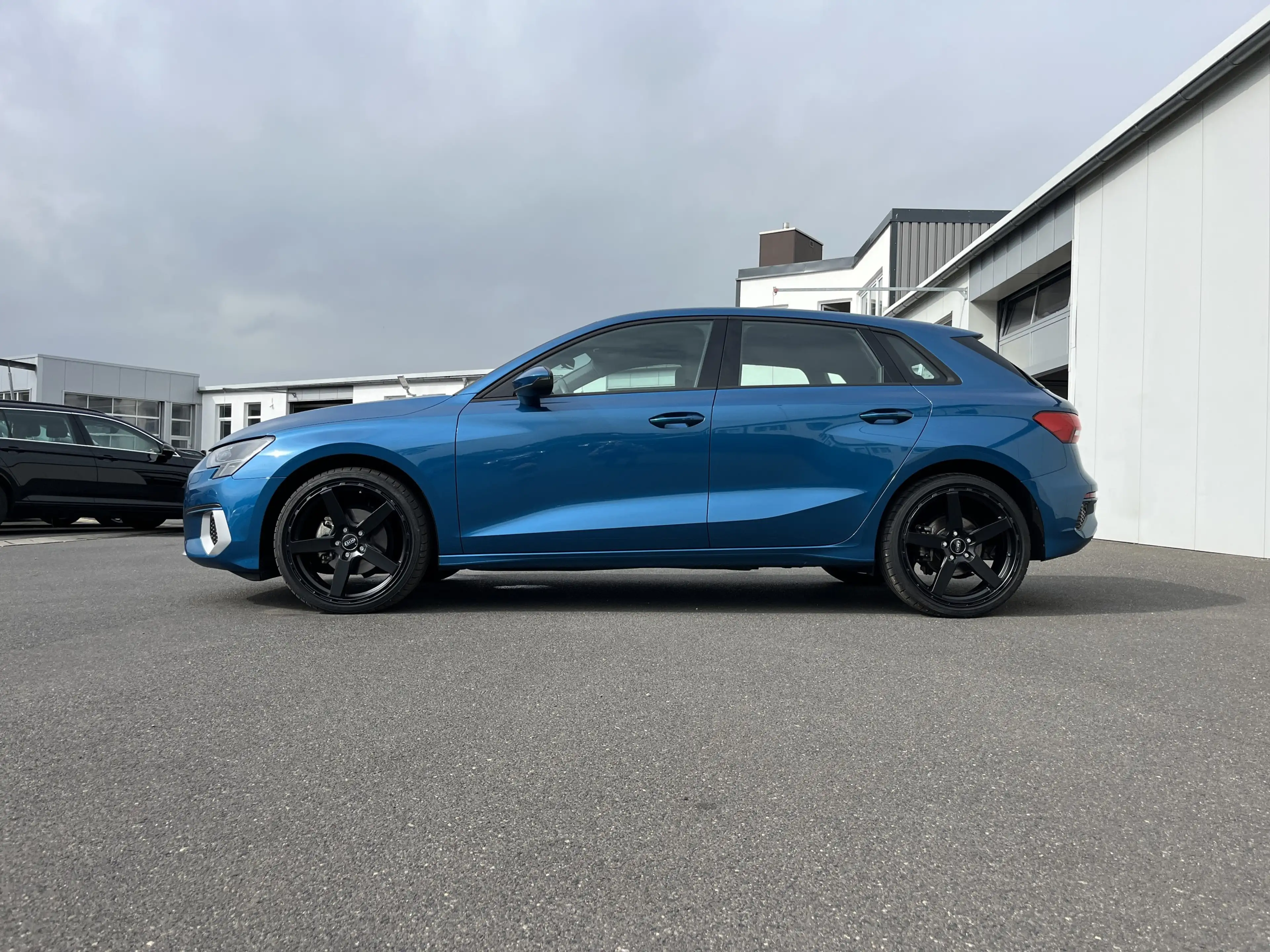 Audi A3 Sportback 35 1.5 TFSI advanced S-Line Optik 150€ — photo 2