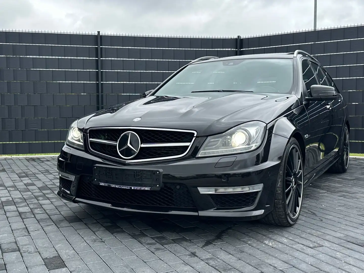 Mercedes-Benz C 63 AMG T*COMAND*CAM*MEMORY*LEDER*SHD*BI-XENON* Schwarz - 1