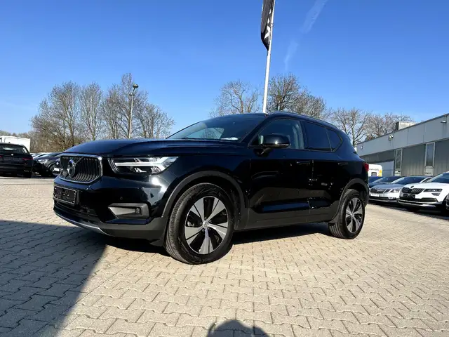 Volvo XC40 Momentum Pro *LED Navi el. Heck Sitzh. DAB*