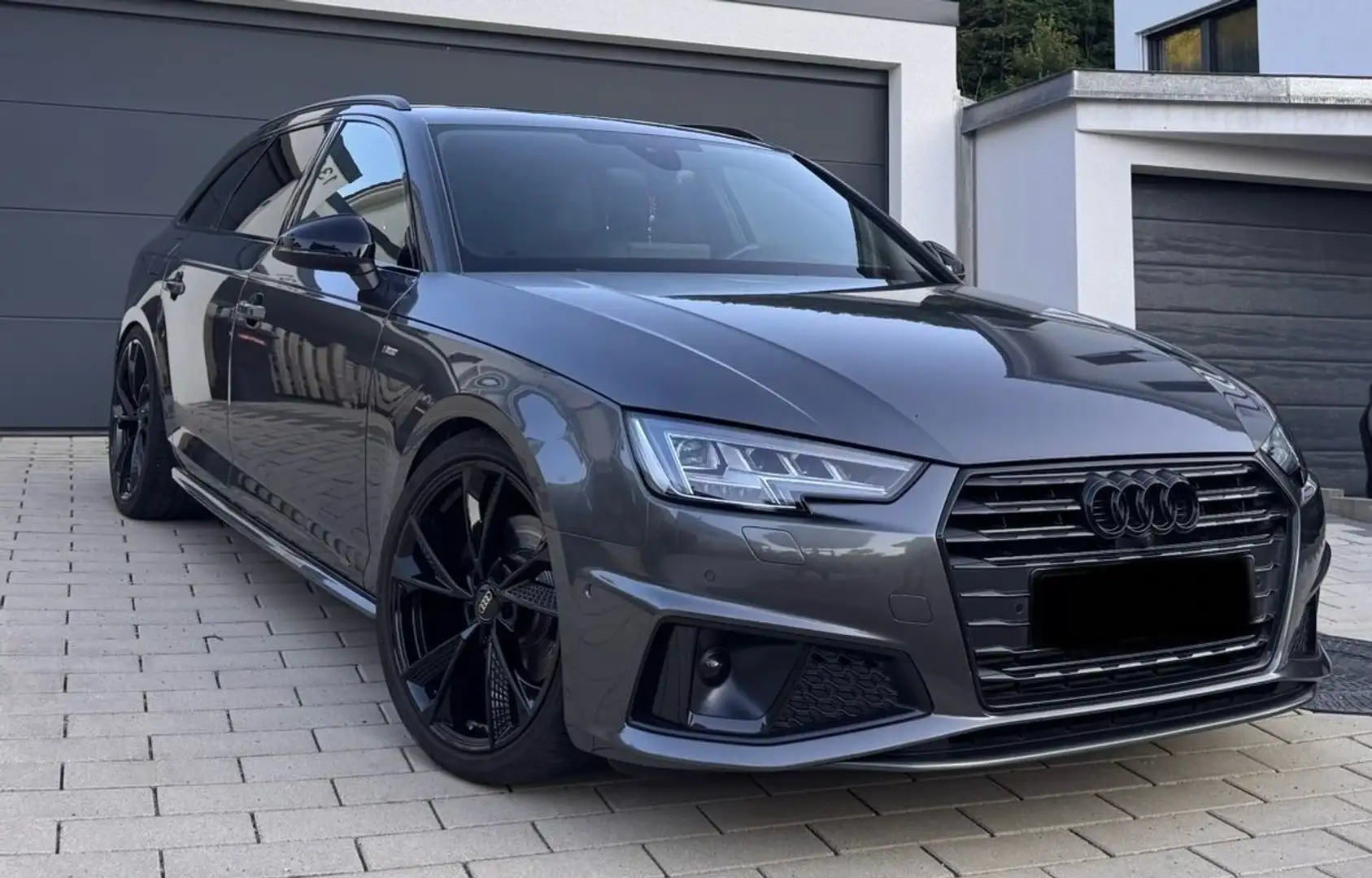 Audi A4 A4 Avant Avant 40 TFSI S tronic S-Line Grau - 1
