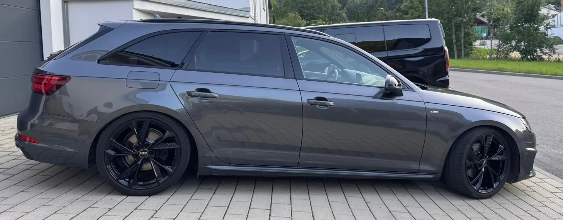 Audi A4 A4 Avant Avant 40 TFSI S tronic S-Line Grau - 2