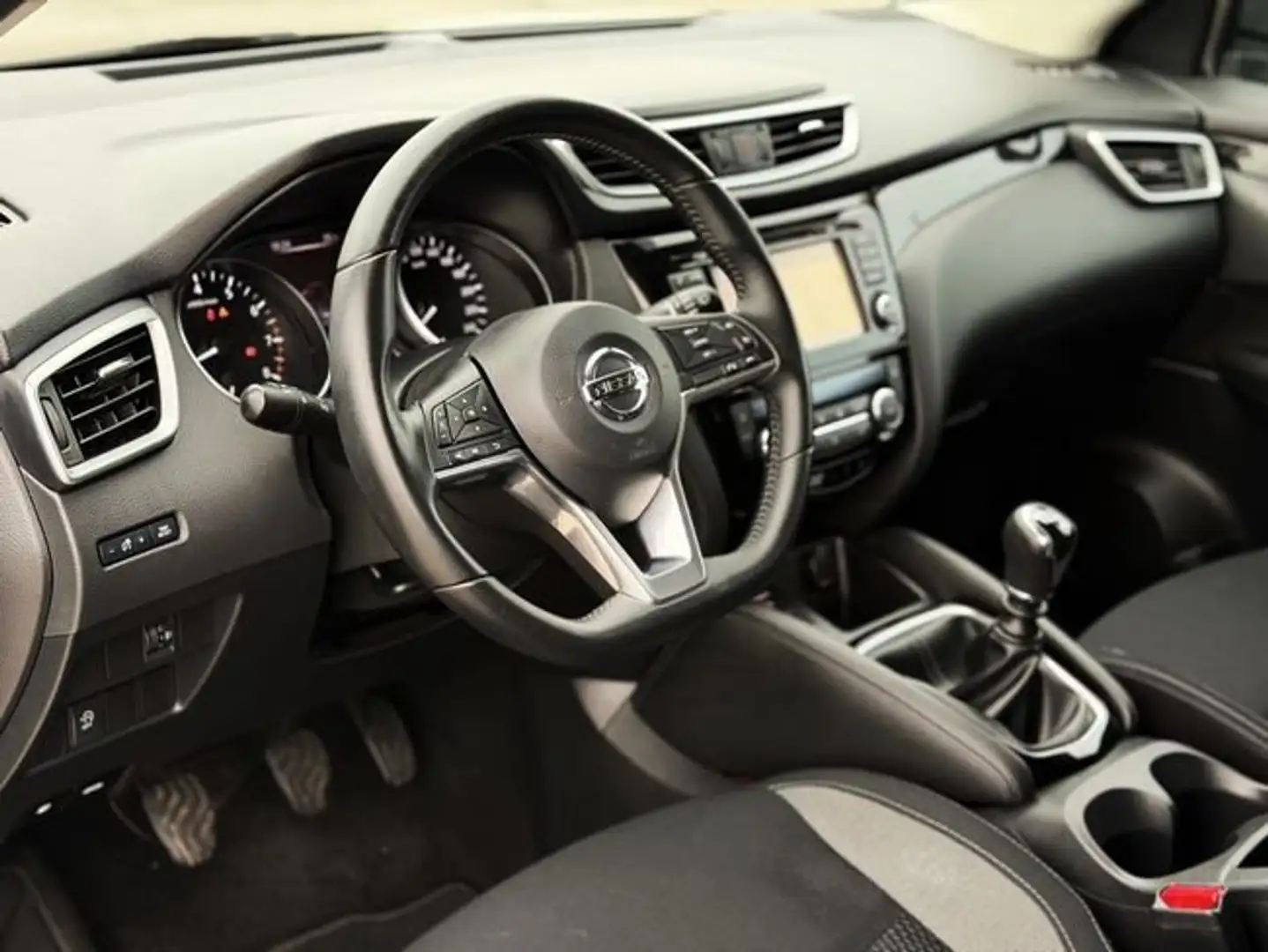 Nissan Qashqai 1.6 DIG-T 120 kW Negro - 2