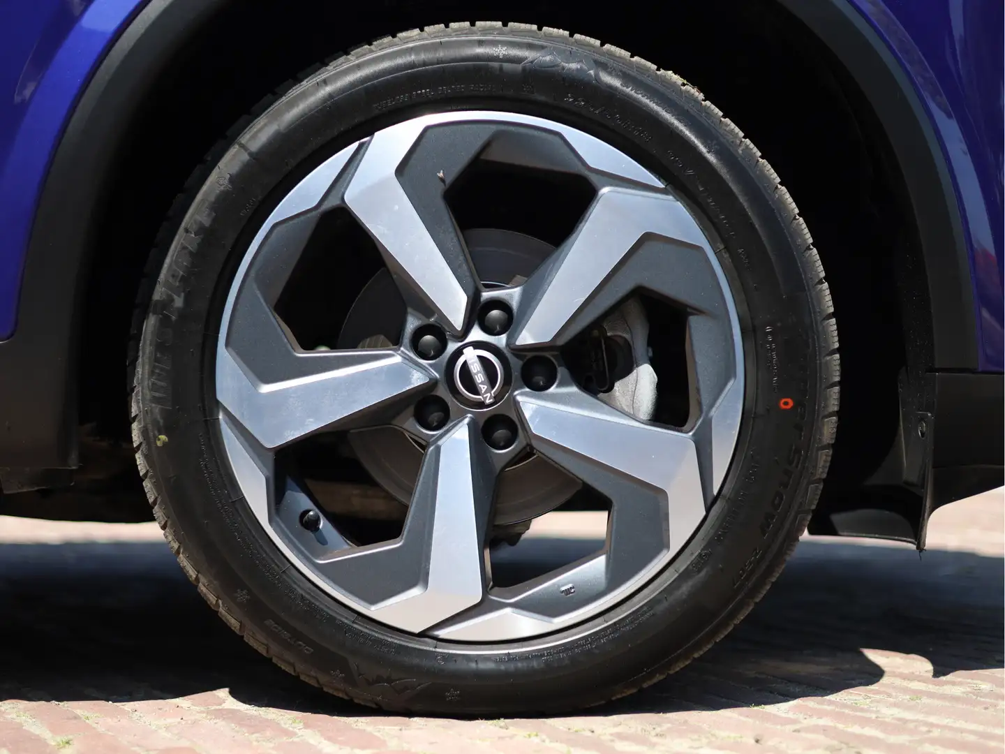 Nissan Qashqai 1.3 MHEV Xtronic N-Connecta Stuur en Stoelverwarmi Blauw - 2