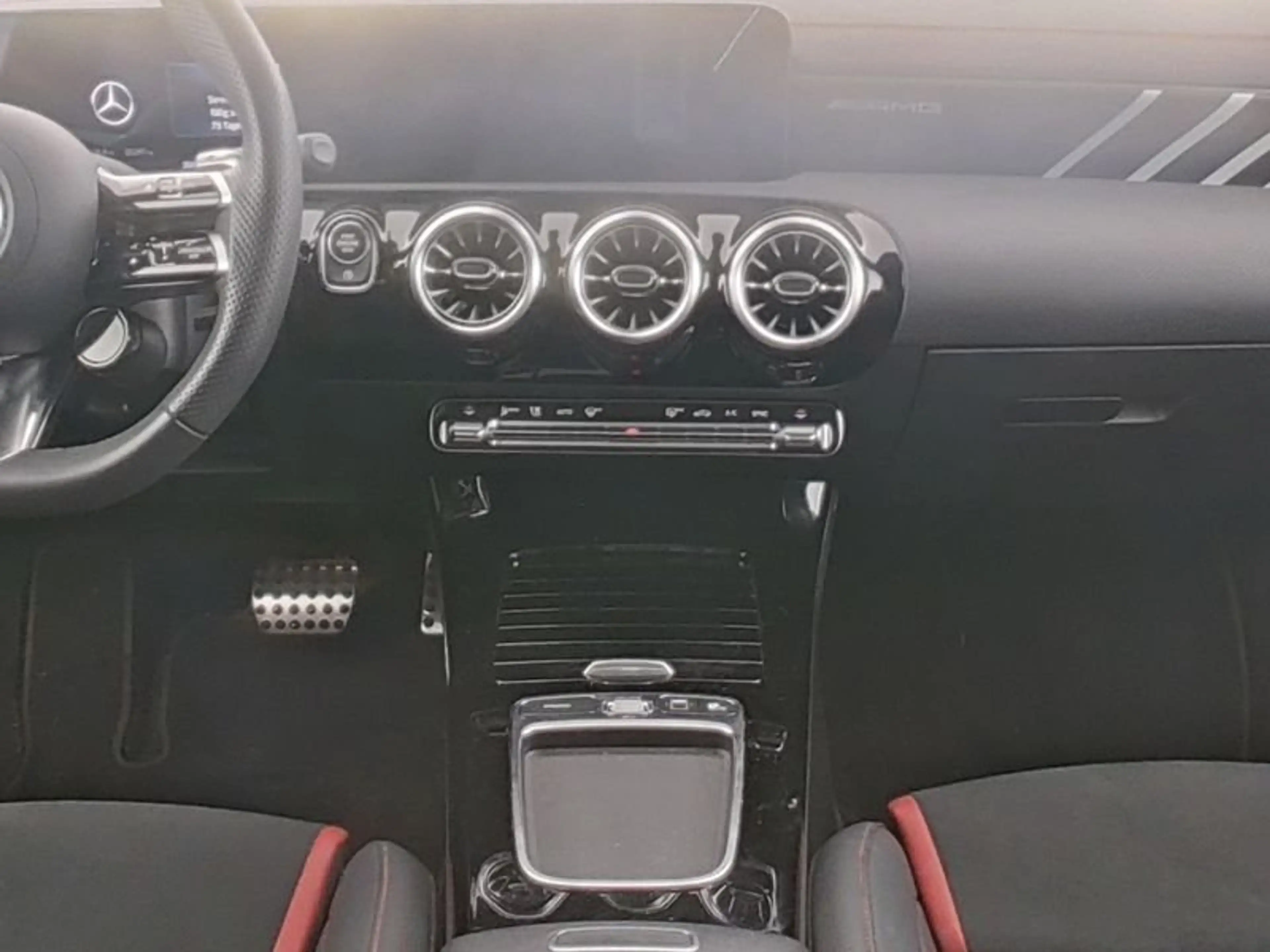 Mercedes-Benz CLA 35 AMG CLA 35 4M AMG Coupé+AERO+PANO+PERFORMANCE-SITZE+ — photo 4