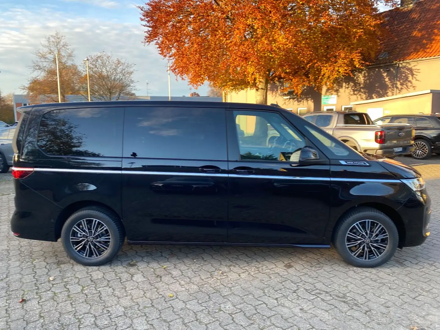 Volkswagen T7 Multivan 2,0 TDI Style lang IQ Kamera AHK Noir - 2