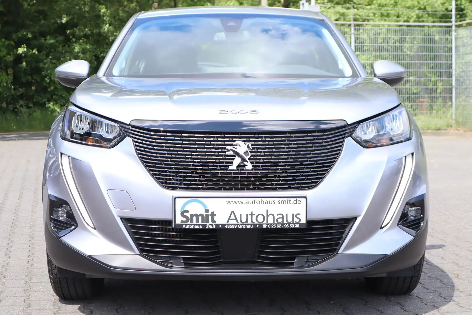 Peugeot 2008 1.2 PureTech 100 Active 74 kW (101 PS), Schalt.... Grijs - 2