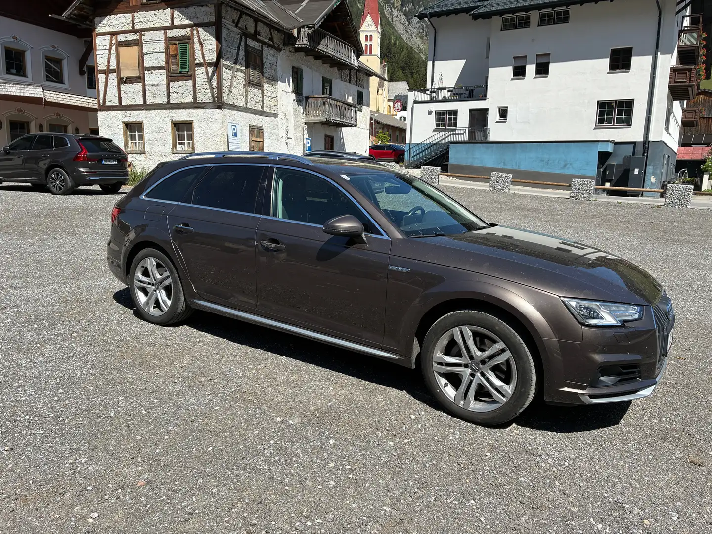 Audi A4 allroad Braun - 1