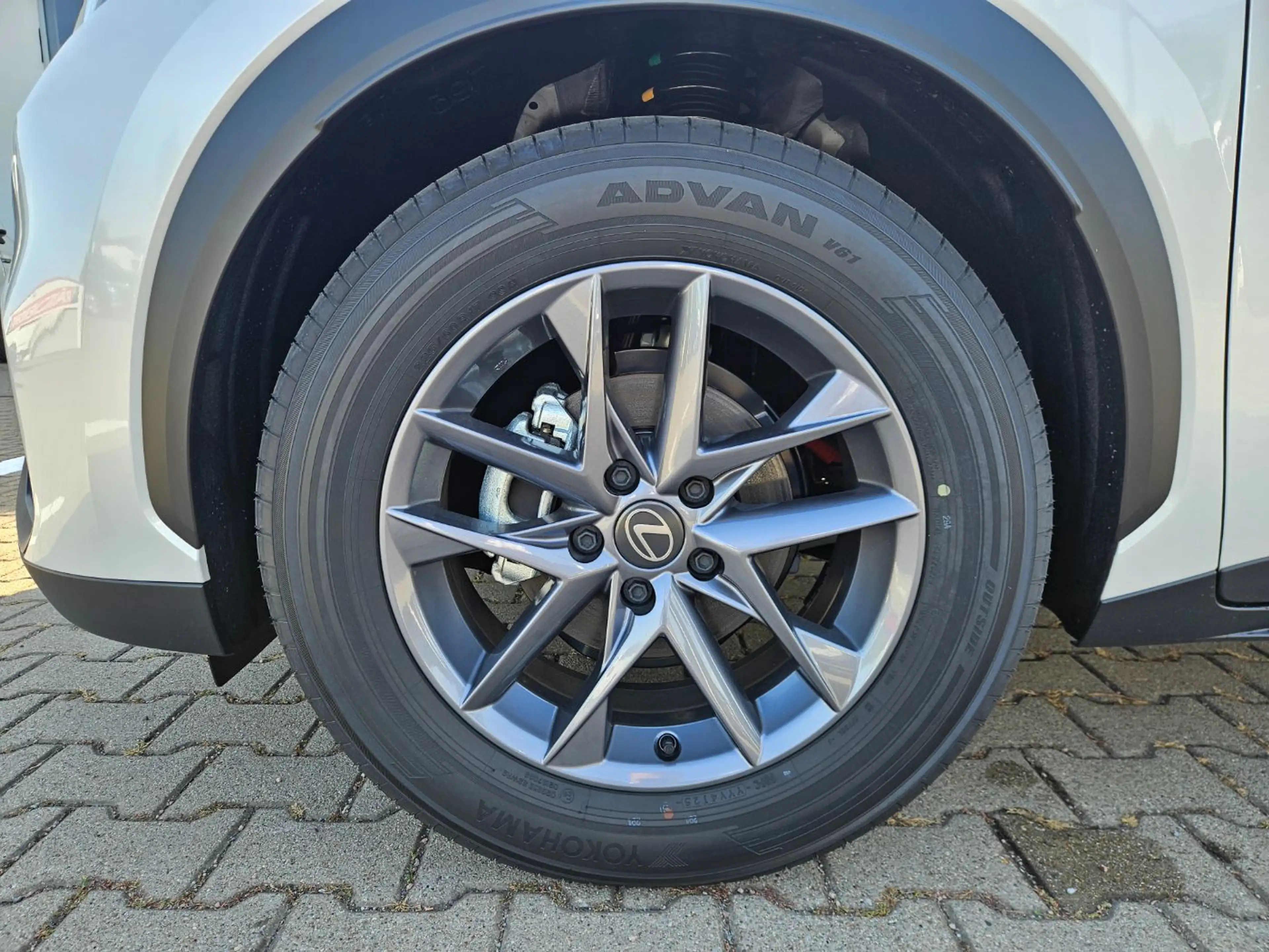 Lexus LBX 1.5 FWD ACC+LED+Navi+SHZ+Fernlichtass.+Kam. — photo 7