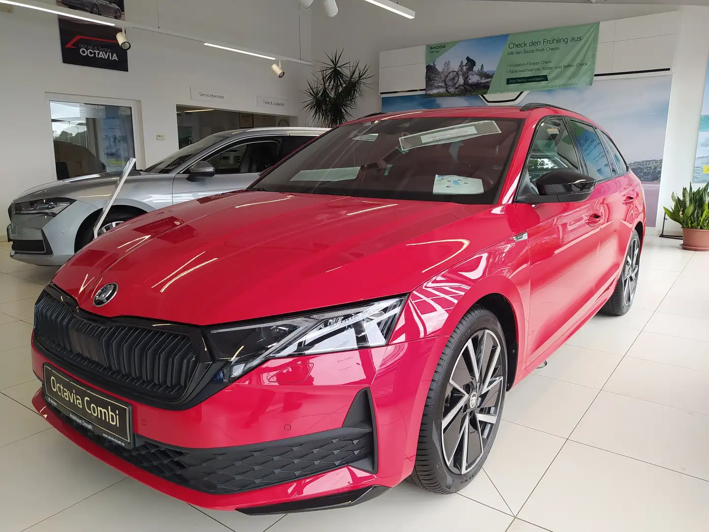 Skoda Octavia Combi IV 1.5 TSI mHEV DSG Sportline Rot - 1