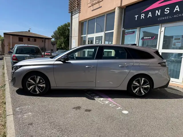 Peugeot 308 view 8