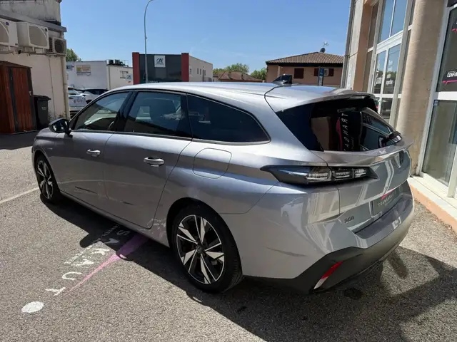Peugeot 308 view 7