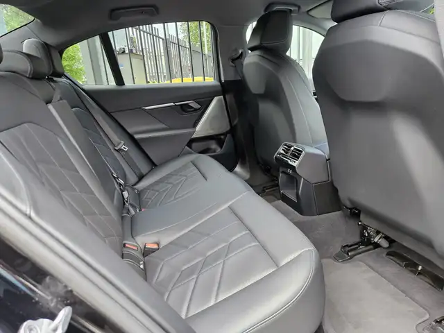 BMW 5 Series view 14