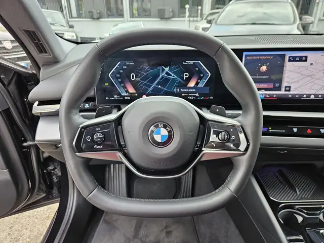 BMW 5 Series view 7