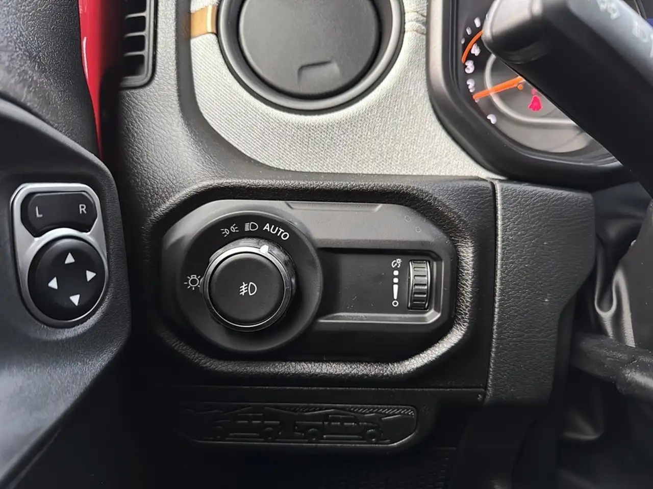 Jeep Wrangler снимка Jeep Wrangler