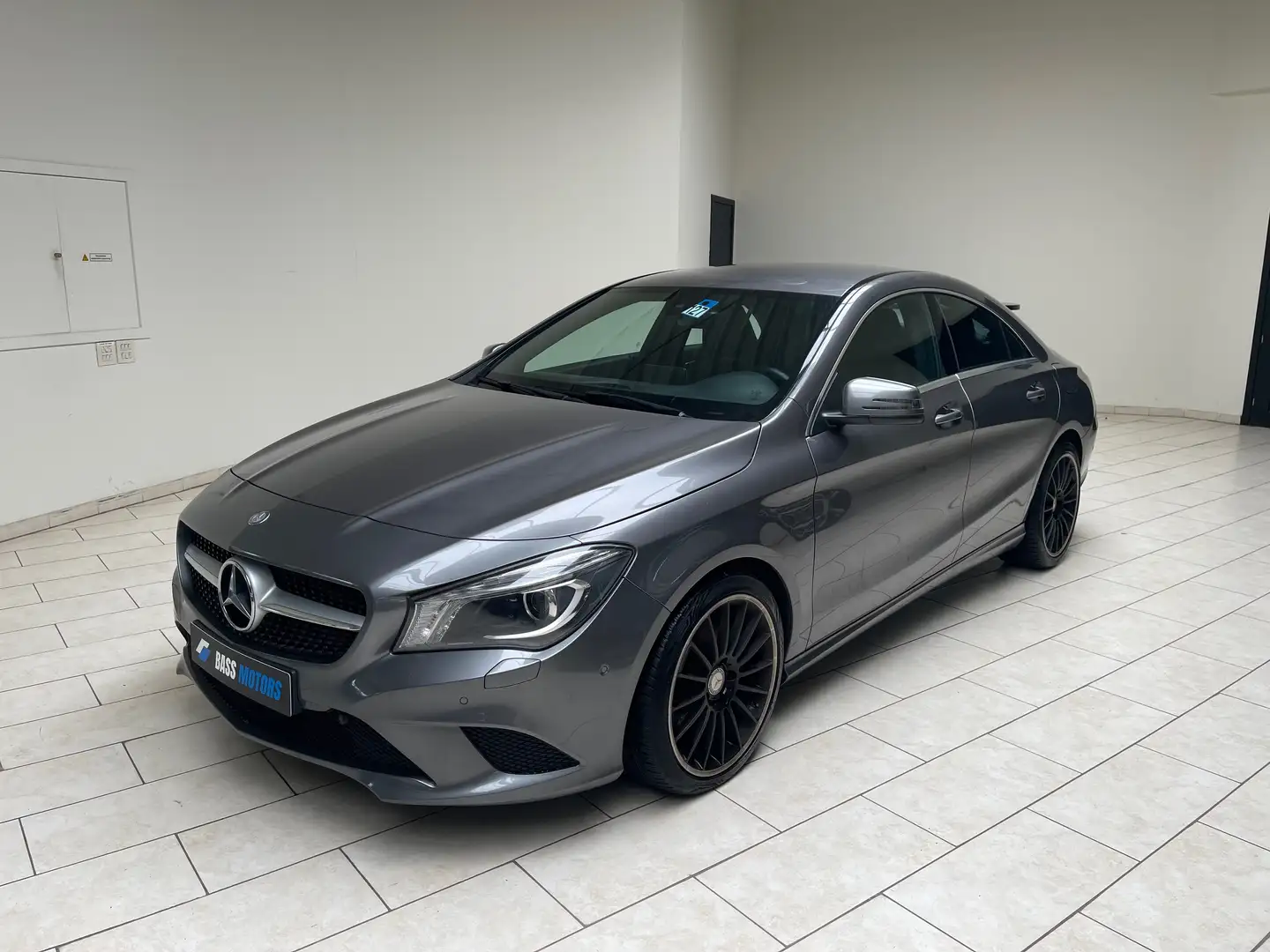 Mercedes-Benz CLA 180 CLA 180 1.6 pack-AMG // EURO6 Gris - 1