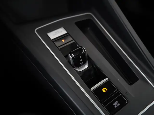 Volkswagen Golf view 11