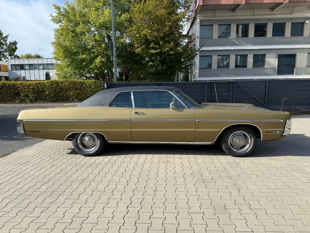 Plymouth Sport Fury III 383 cui 6,3-V8 2-Barrel TÜV 06/28, foto 2