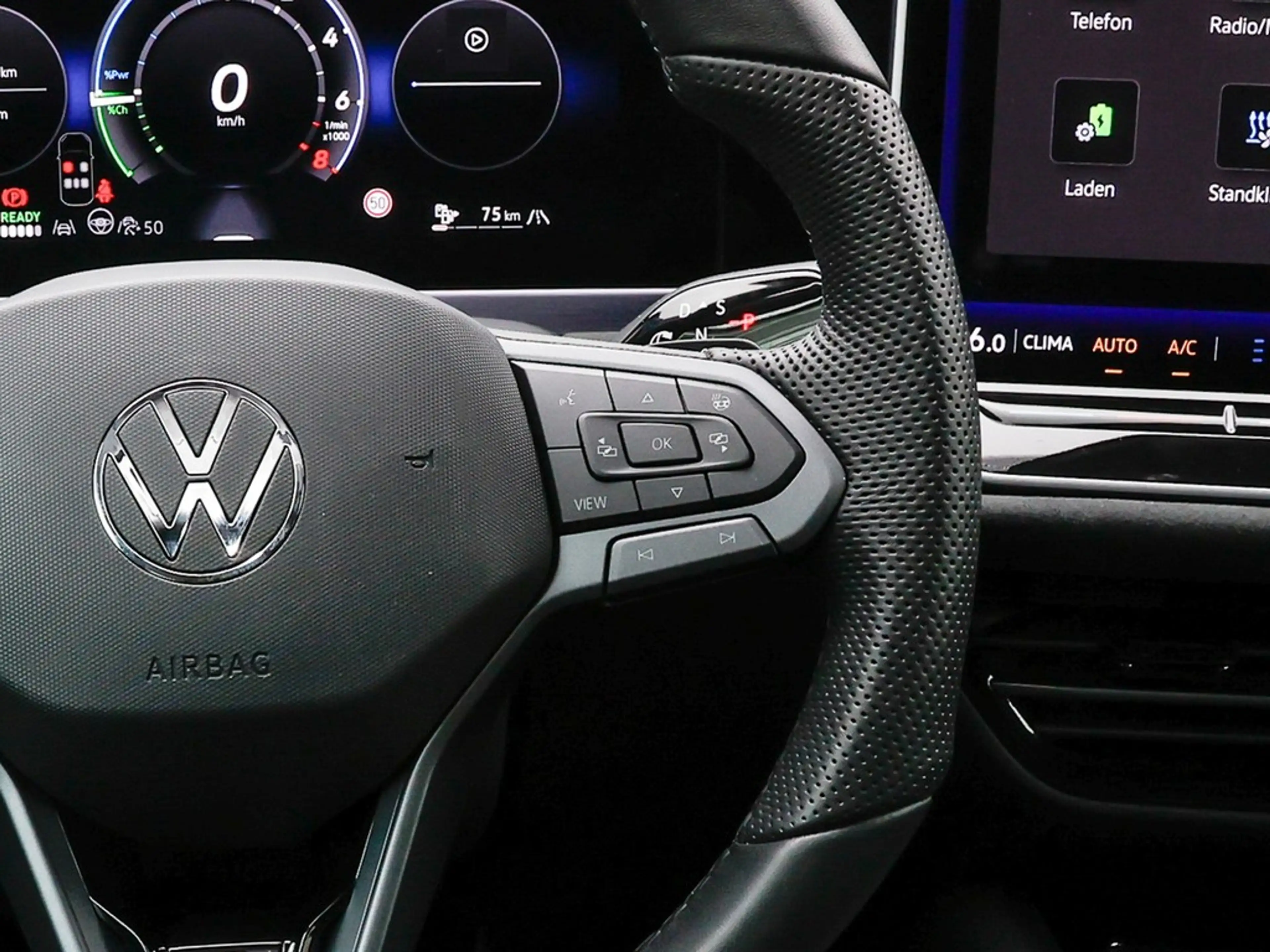 Volkswagen Passat Variant 1.5 TSI DSG eHybrid R-Line AHK — photo 15
