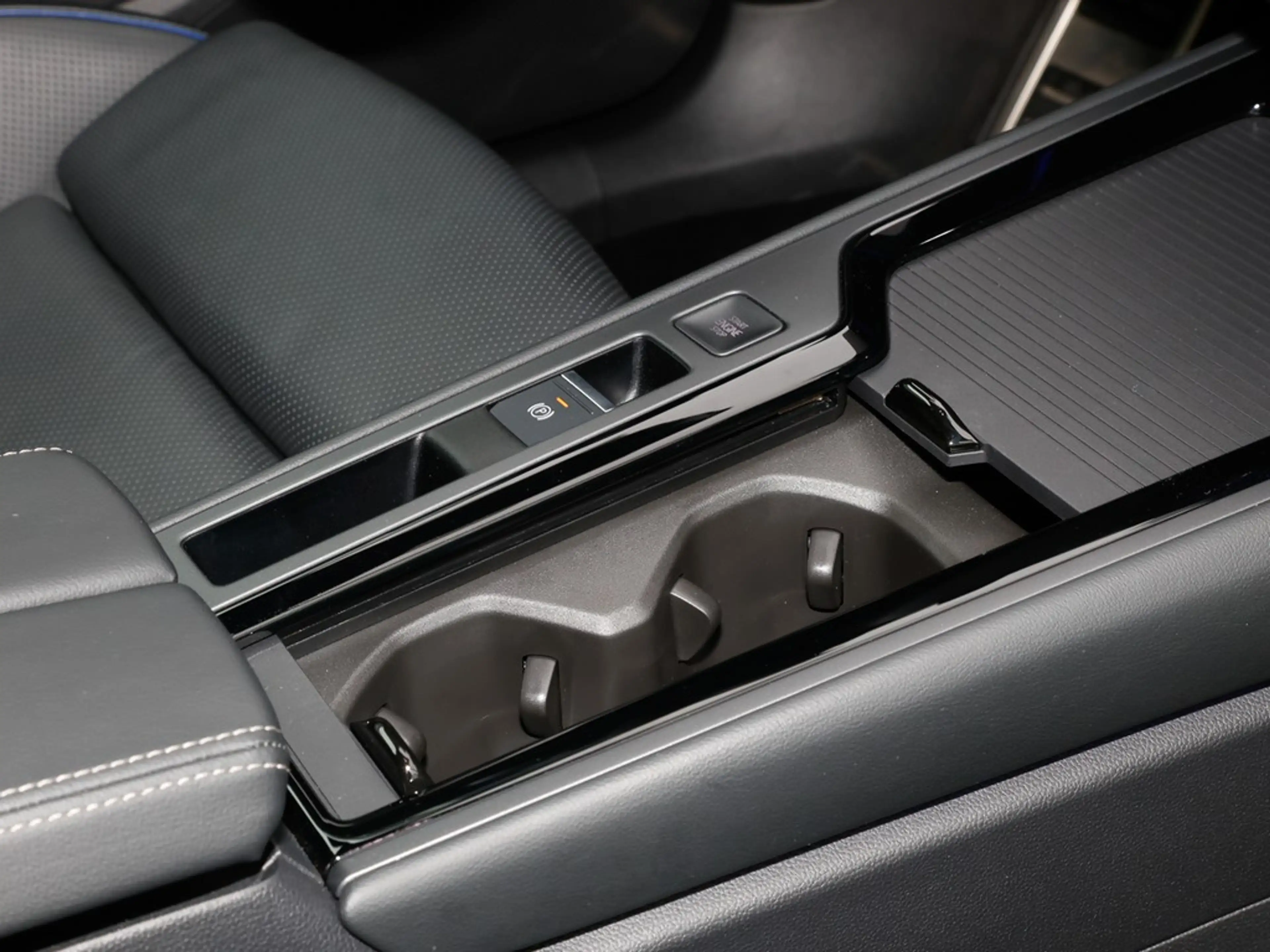 Volkswagen Passat Variant 1.5 TSI DSG eHybrid R-Line AHK — photo 8