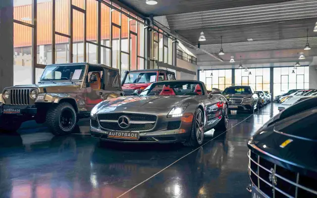 Mercedes-Benz SLS Roadster