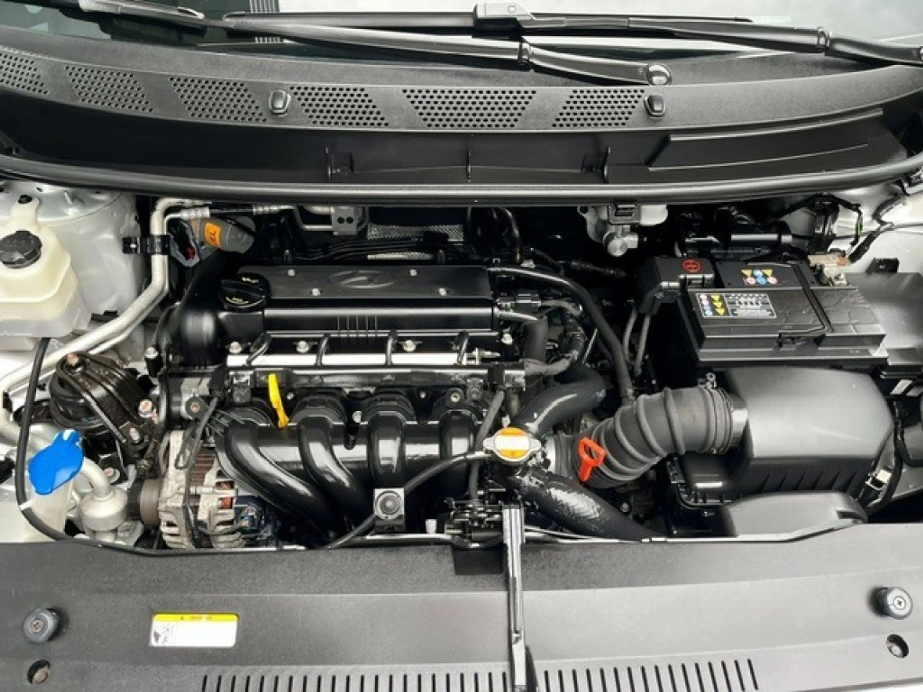 Hyundai iX20 1.6 i Vision AUTOMAAT TREKHAAK — photo 29