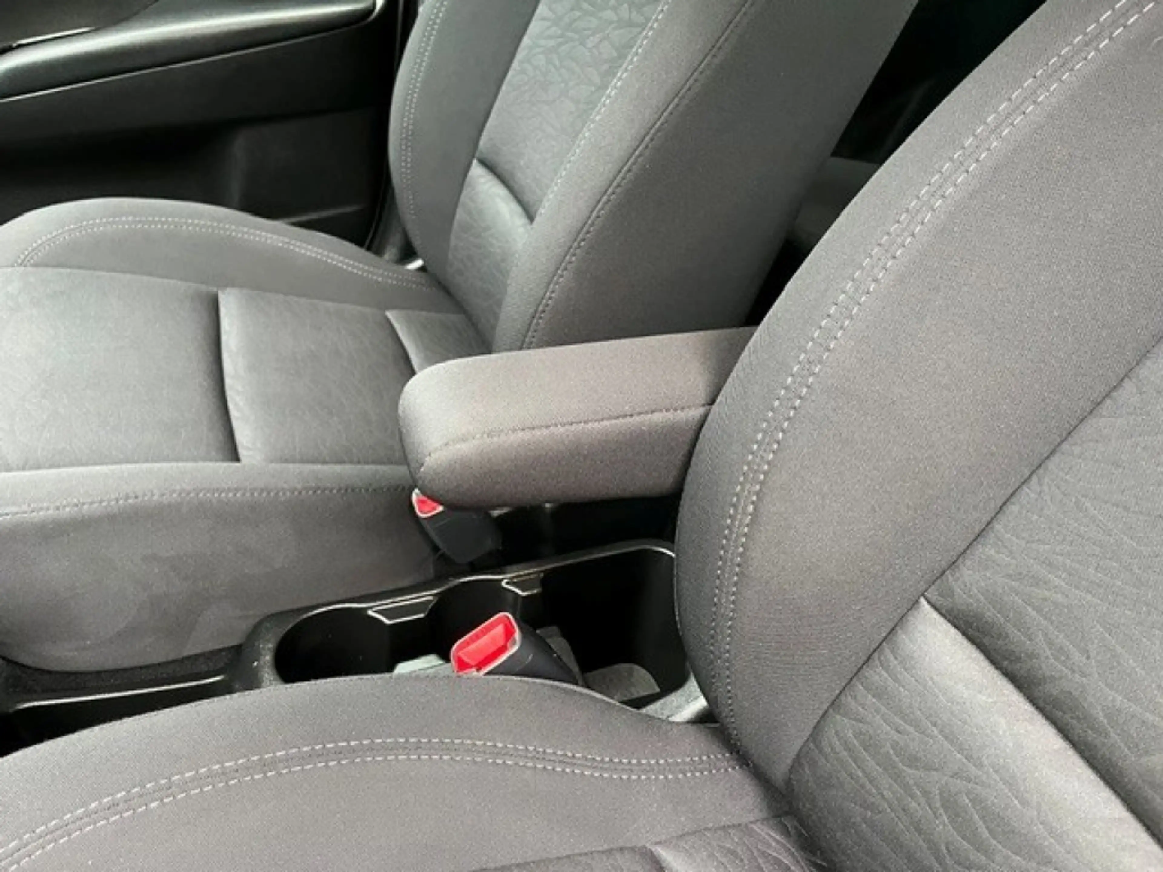 Hyundai iX20 1.6 i Vision AUTOMAAT TREKHAAK — photo 19