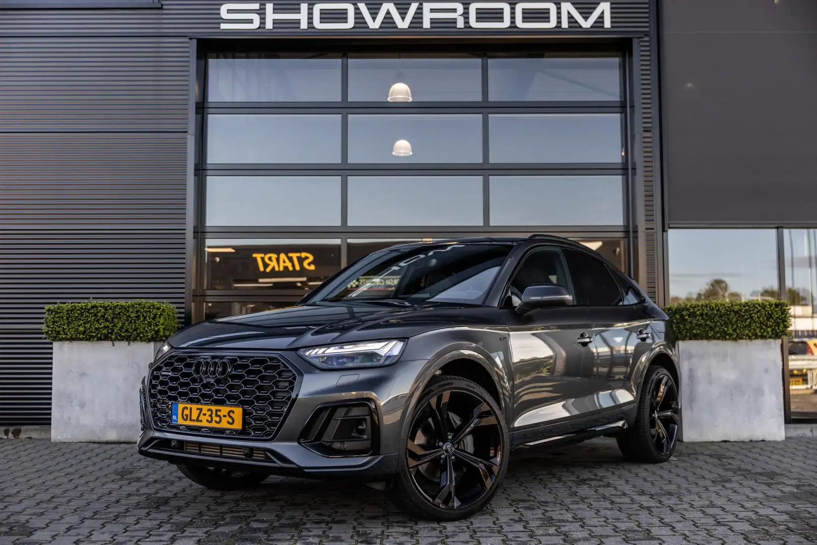 Audi Q5 Sportback 50 TFSI e S edition Competition, 299pk, Grijs - 2