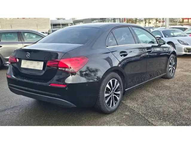 Mercedes-Benz Unknown Model view 3