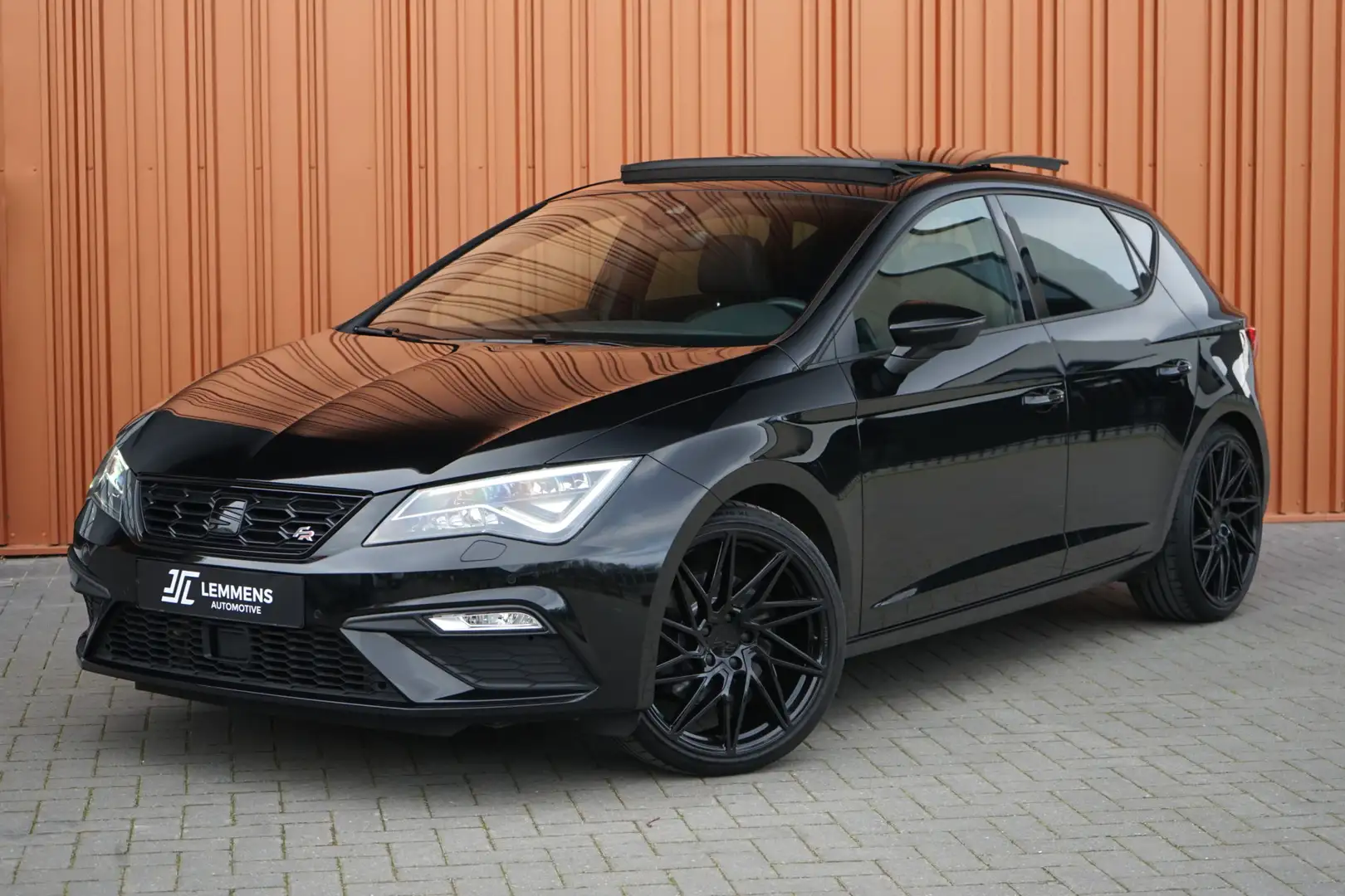 SEAT Leon FR 2.0 TSI DSG 190PK Panodak Virtual Beats ACC Cam Schwarz - 1