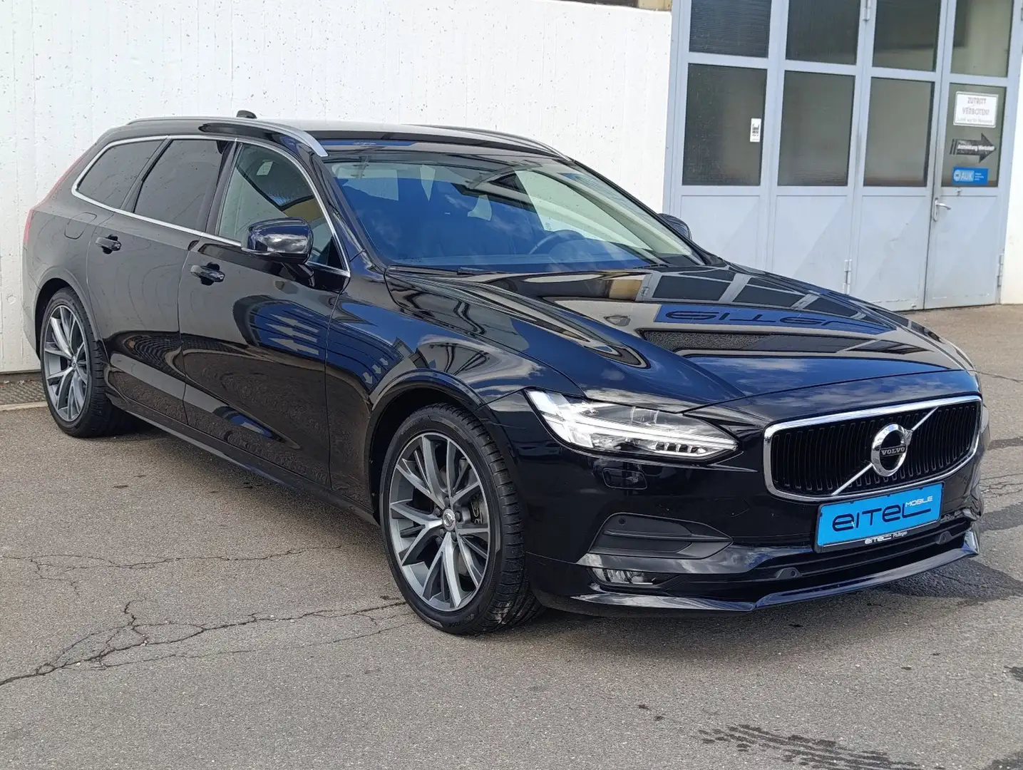 Volvo V90 Kombi Momentum Leder LED Navi Sound Kamera Negro - 2