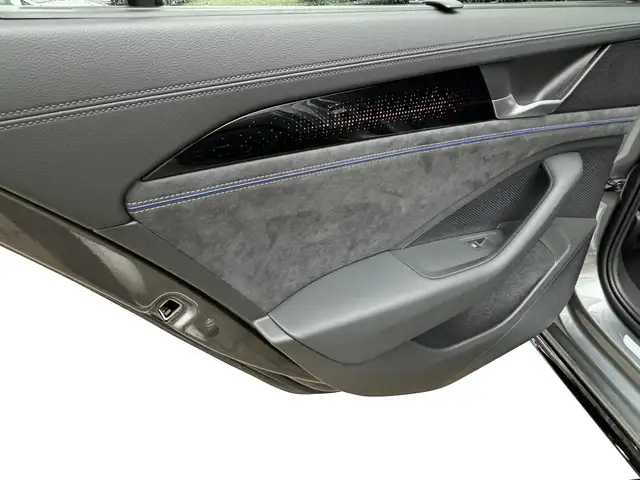 Volkswagen Passat Variant R-Line Edition Plus LEDER+PANO+AHK+MATRIX+eHK+3... Ansicht 19