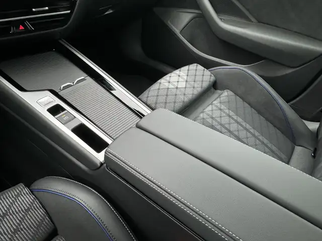 Volkswagen Passat Variant R-Line Edition Plus LEDER+PANO+AHK+MATRIX+eHK+3... Ansicht 17