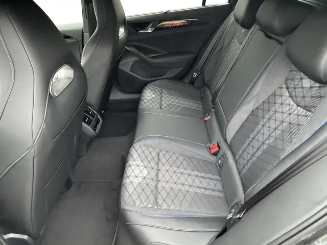 Volkswagen Passat Variant R-Line Edition Plus LEDER+PANO+AHK+MATRIX+eHK+3... Ansicht 26
